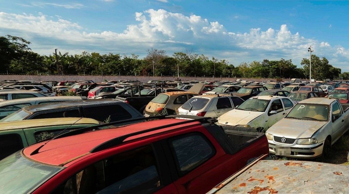 Detran lança edital de leilão com mais de 600 veículos e sucatas e espera arrecadar R$ 440 mil; confira
