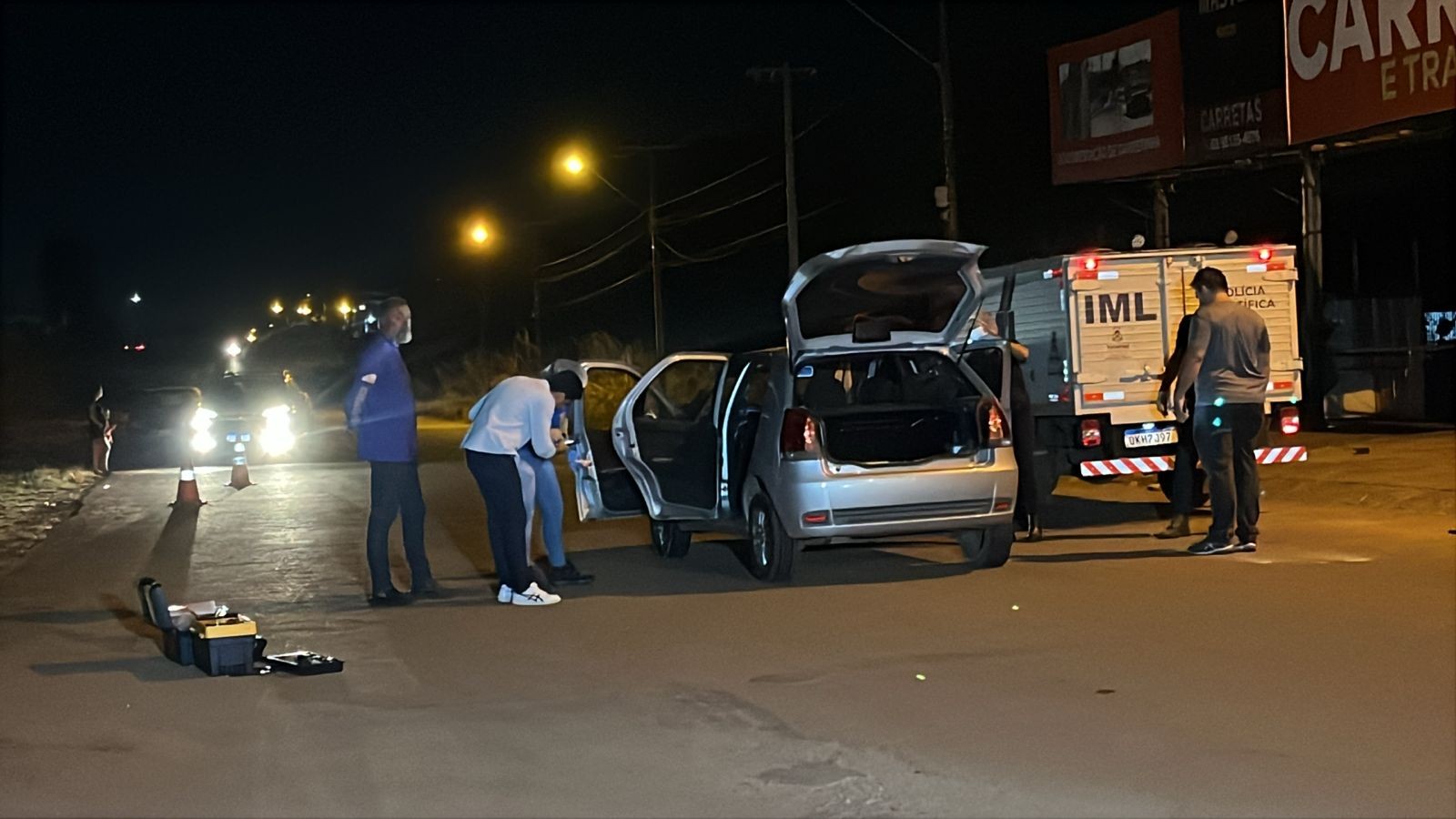 Passageiro morre e motorista de carro fica ferido após serem atingidos por tiros na BR-010