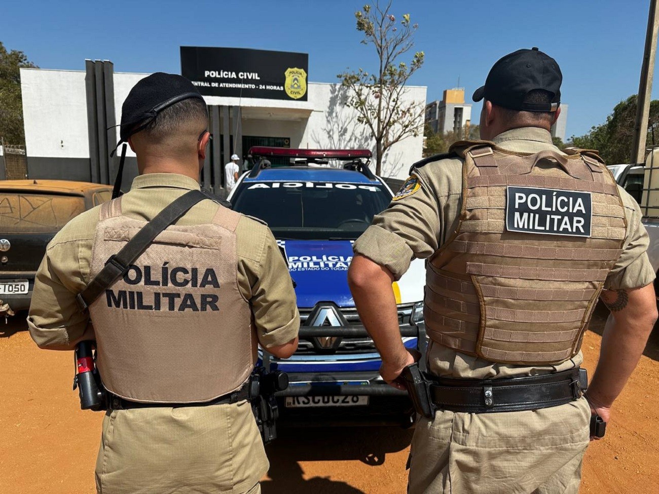 Homem é preso suspeito de receber encomenda comprada com cartão clonado, diz PM