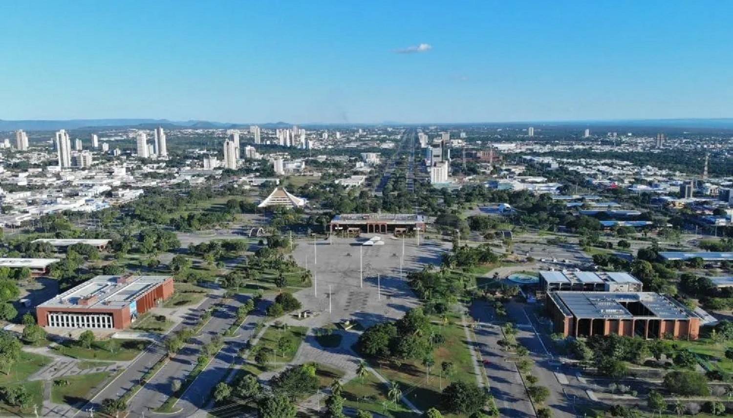 Leis aprovadas em Palmas obrigam condomínios a denunciarem maus-tratos e proíbem venda de fogos de artifício; entenda