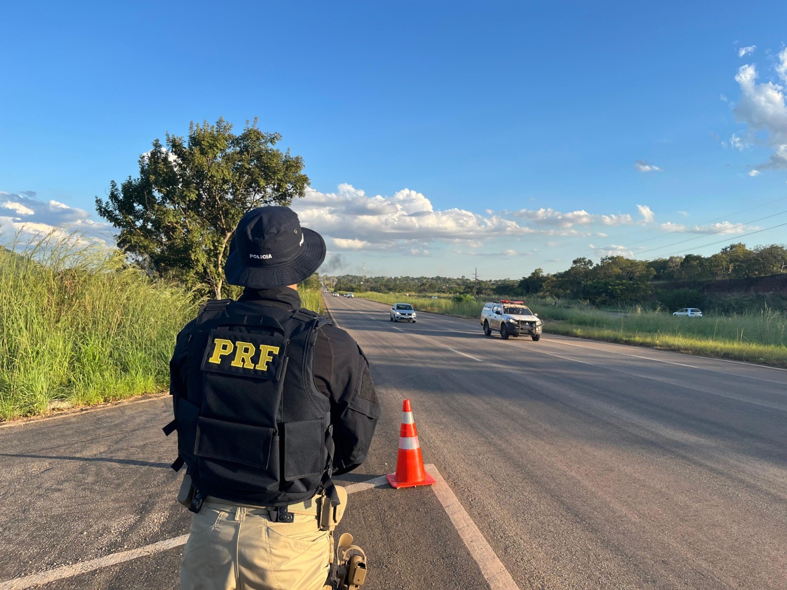 Idoso de 80 anos morre após batida frontal entre carros na BR-153