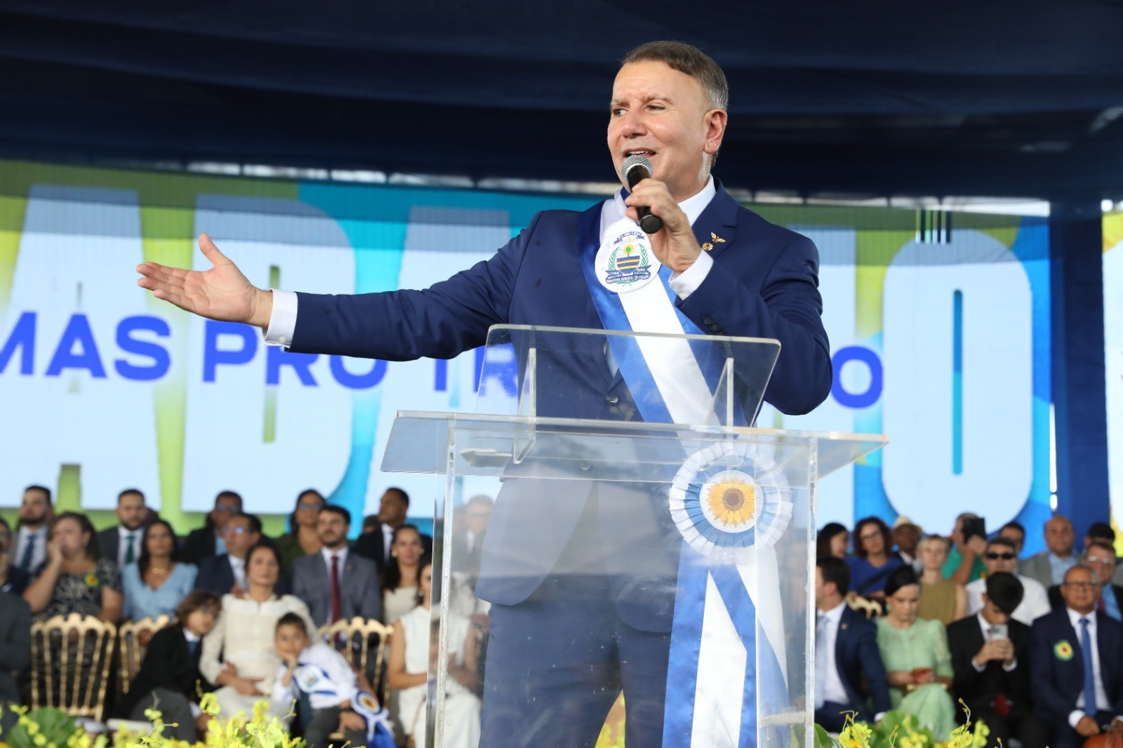 Prefeito afastado de Palmas sofre infarto enquanto estava preso em quartel da PM